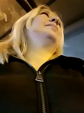 Arina smiles online show from 17, 1, 2025