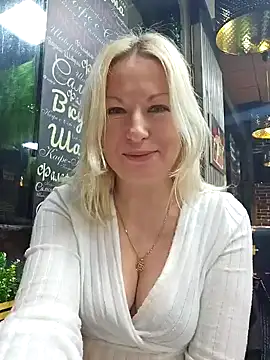 Arina smiles online show from 25, 1, 2025