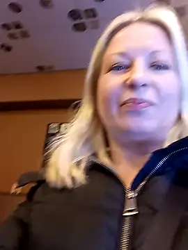 Arina smiles online show from 26, 1, 2025