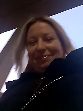 Arina smiles online show from 9, 3, 2025