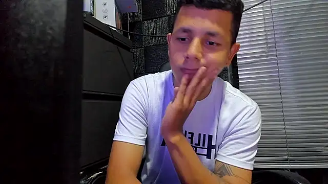 Snapshot of boy_bigcock24cm chatting on 8, 6, 2026 boy bigcock24cm online show from 8, 6, 2026