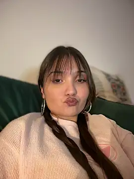 Snapshot of LunaXuan chatting on 14, 7, 2026 LunaXuan online show from 14, 7, 2026