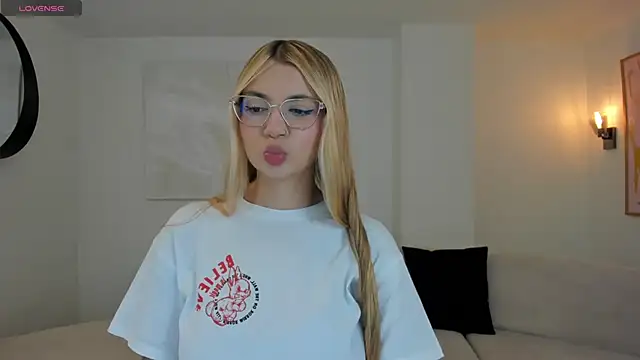 Snapshot of NiaHolland chatting on 8, 2, 2026 NiaHolland online show from 8, 2, 2026