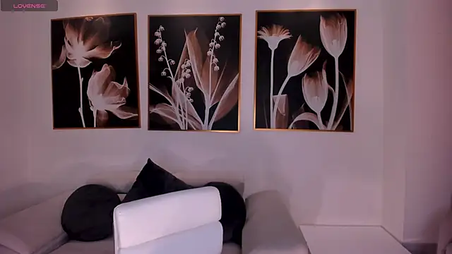 Snapshot of NiaHolland chatting on 25, 2, 2026 NiaHolland online show from 25, 2, 2026