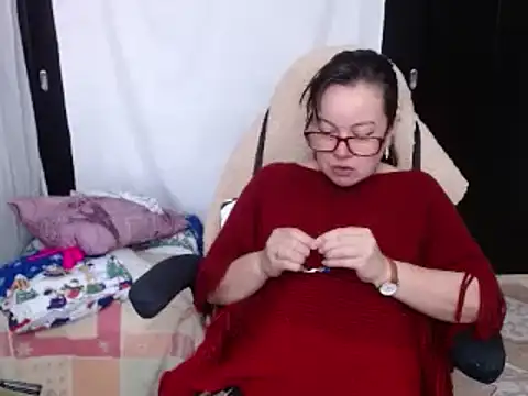 Sonialorens  online show from 12, 12, 2024