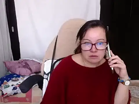 Sonialorens  online show from 12, 12, 2024