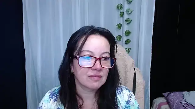 Sonialorens  online show from 9, 1, 2025