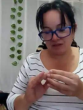 Sonialorens  online show from 25, 1, 2025