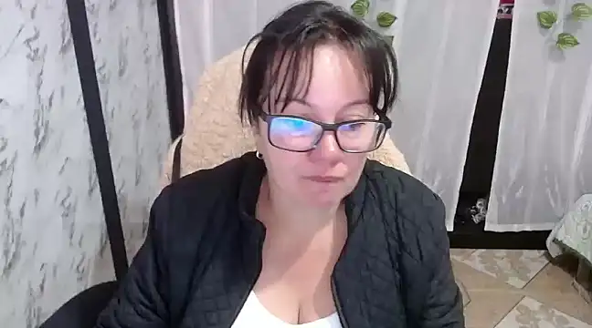 Sonialorens  online show from 22, 2, 2025