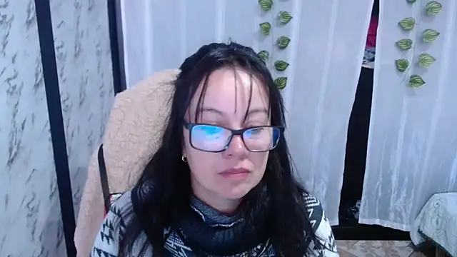 Sonialorens  online show from 28, 2, 2025