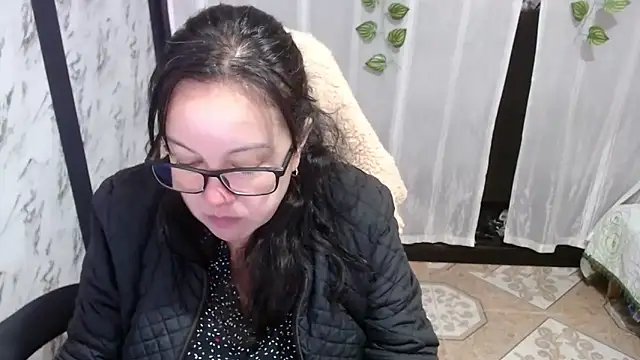 Sonialorens  online show from 11, 3, 2025