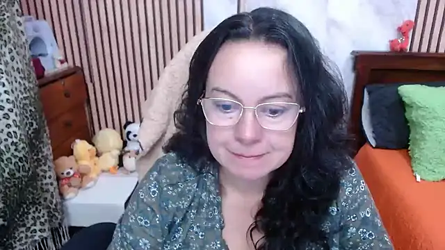 Sonialorens  online show from 9, 10, 2025