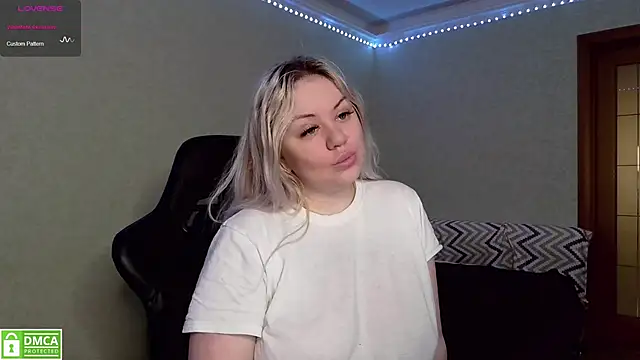 Snapshot of elven_dreams_ chatting on 3, 1, 2025 elven dreams online show from 3, 1, 2025