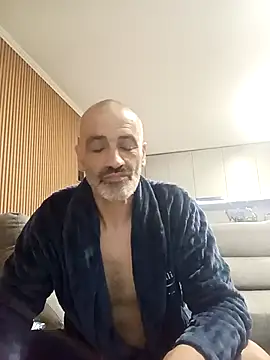 Snapshot of Gumatos chatting on 16, 4, 2026 Gumatos online show from 16, 4, 2026