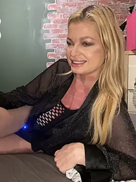 Lisavontease online show from 28, 9, 2025