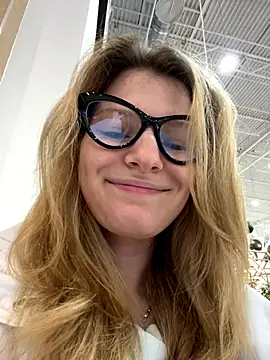 MaryHiggins online show from 6, 11, 2025