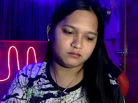 Snapshot of EmpressYna chatting on 23, 10, 2025 EmpressYna online show from 23, 10, 2025