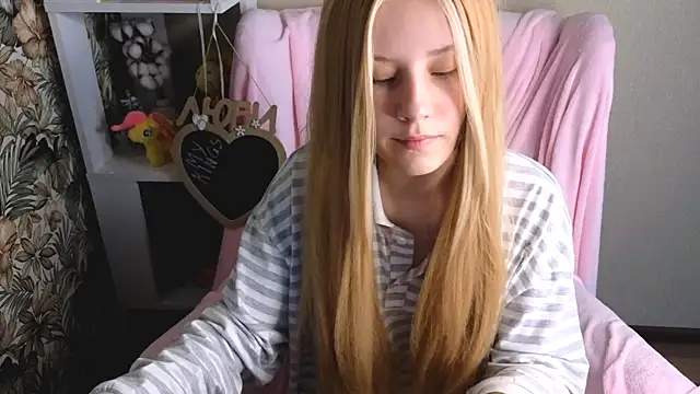 Snapshot of sarakaell chatting on 11, 7, 2026 sarakaell online show from 11, 7, 2026