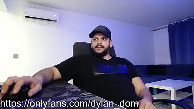 dyllan dom  online show from 10, 3, 2026