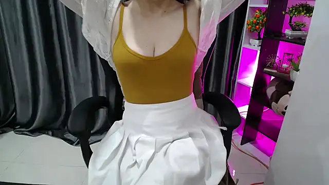 Snapshot of Yuki-yio chatting on 7, 2, 2025 Yuki-yio online show from 7, 2, 2025