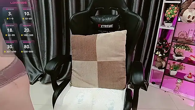 Yuki-yio online show from 14, 11, 2025