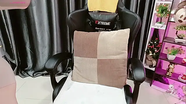 Yuki-yio online show from 4, 2, 2026