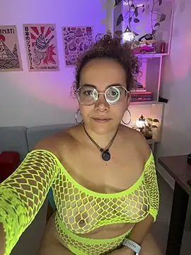 Snapshot of Emma_Wish chatting on 4, 6, 2026 Emma Wish online show from 4, 6, 2026