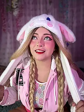 Snapshot of seraphine23 chatting on 13, 12, 2024 seraphine23 online show from 13, 12, 2024