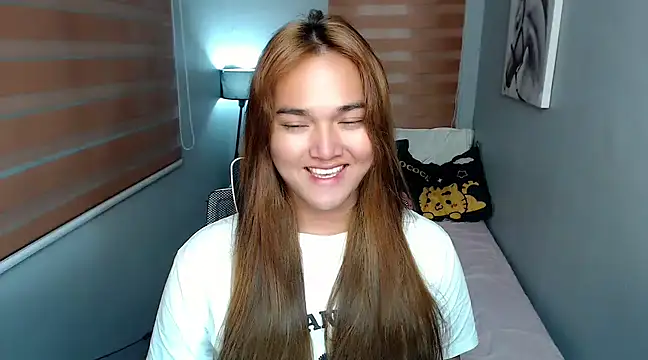 Snapshot of MoaningKylie chatting on 18, 12, 2024 MoaningKylie online show from 18, 12, 2024