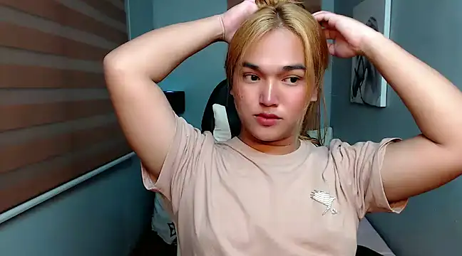 Snapshot of MoaningKylie chatting on 25, 1, 2025 MoaningKylie online show from 25, 1, 2025