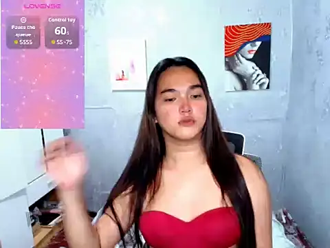 Snapshot of MoaningKylie chatting on 12, 10, 2025 MoaningKylie online show from 12, 10, 2025