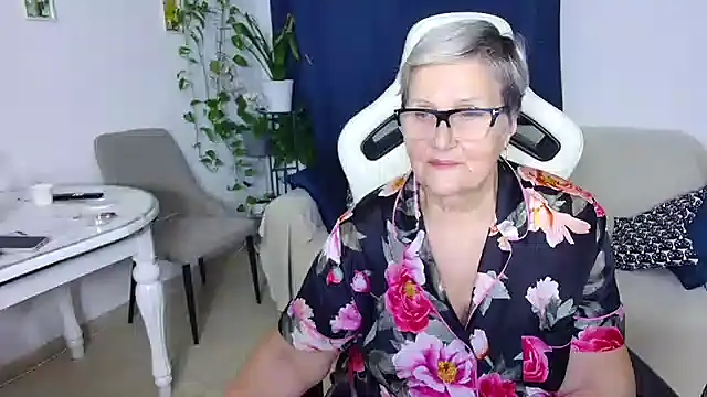 Selenna57 online show from 10, 2, 2026