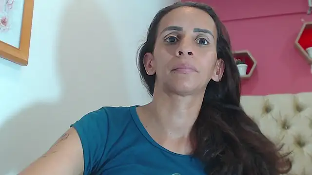 Amber Moore online show from 7, 10, 2025