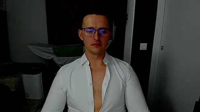 sexxymuscles4u online show from 5, 11, 2025