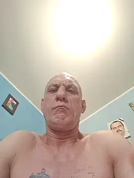 Snapshot of michu81 chatting on 15, 5, 2026 michu81 online show from 15, 5, 2026