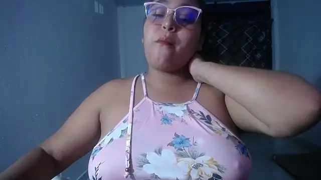Snapshot of sirena_15 chatting on 25, 4, 2026 sirena 15 online show from 25, 4, 2026