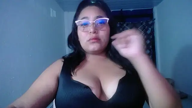 Snapshot of sirena_15 chatting on 26, 4, 2026 sirena 15 online show from 26, 4, 2026