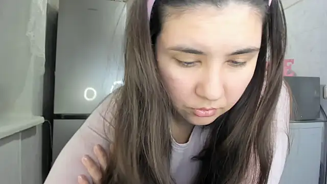 Snapshot of MiaMarrone chatting on 22, 12, 2025 MiaMarrone online show from 22, 12, 2025