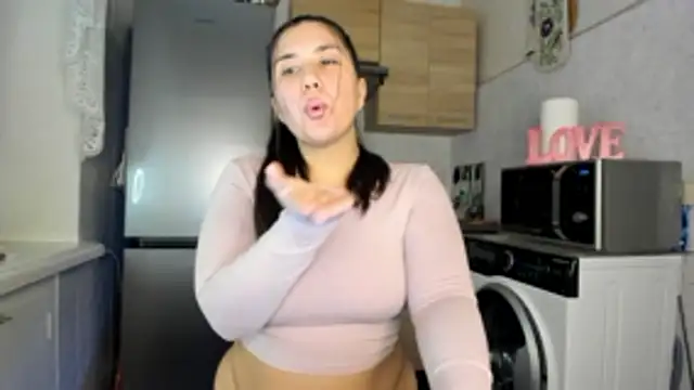 Snapshot of MiaMarrone chatting on 7, 3, 2026 MiaMarrone online show from 7, 3, 2026