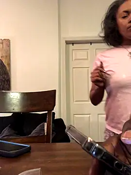 Snapshot of realninafame chatting on 4, 10, 2025 realninafame online show from 4, 10, 2025