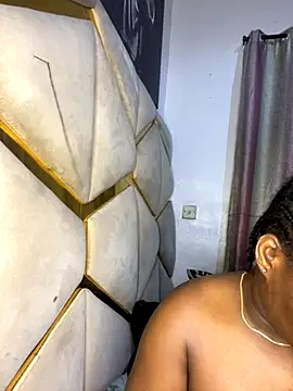 Snapshot of catty3232 chatting on 4, 10, 2025 catty3232 online show from 4, 10, 2025