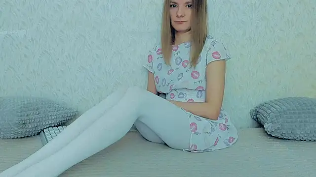 Snapshot of YourCaramel chatting on 12, 1, 2025 YourCaramel online show from 12, 1, 2025