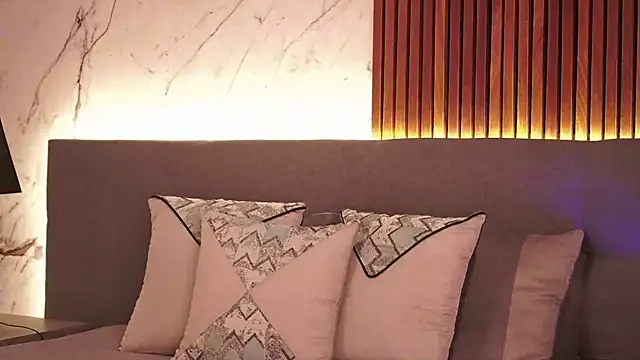 Snapshot of DulceLenns chatting on 13, 2, 2025 DulceLenns online show from 13, 2, 2025