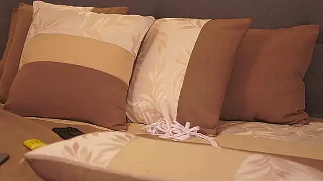 Snapshot of DulceLenns chatting on 18, 2, 2025 DulceLenns online show from 18, 2, 2025