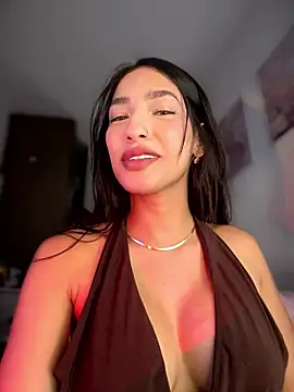 Snapshot of DulceLenns chatting on 13, 1, 2026 DulceLenns online show from 13, 1, 2026