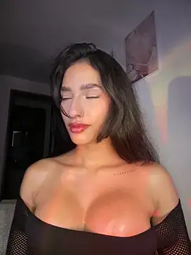 DulceLenns online show from 8, 3, 2026