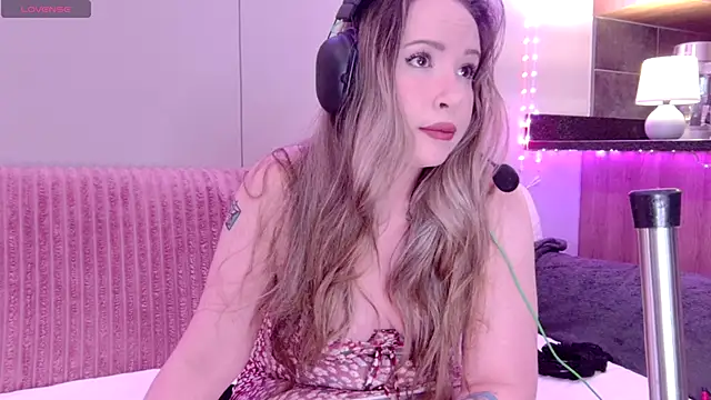 ScarletCarnal online show from 25, 10, 2025