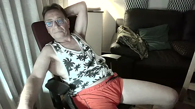 Snapshot of HETEREOMAN chatting on 17, 7, 2026 HETEREOMAN online show from 17, 7, 2026