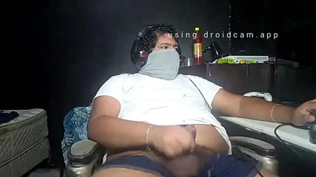 Snapshot of mikfgh50 chatting on 27, 11, 2025 mikfgh50 online show from 27, 11, 2025