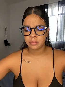 Snapshot of trianawhite chatting on 28, 12, 2024 trianawhite online show from 28, 12, 2024